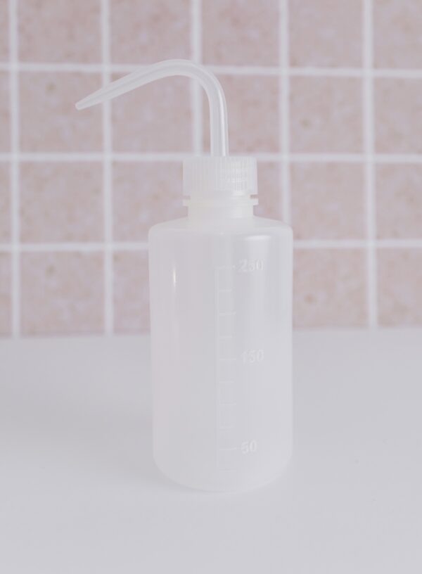 Lash Rinsing Bottle - Image 2